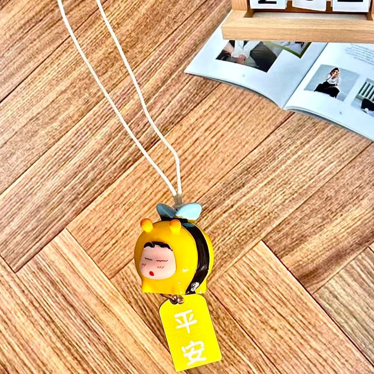 Crayon Shin-chan Bee Cosplay F - Car Mirror 评论和价格